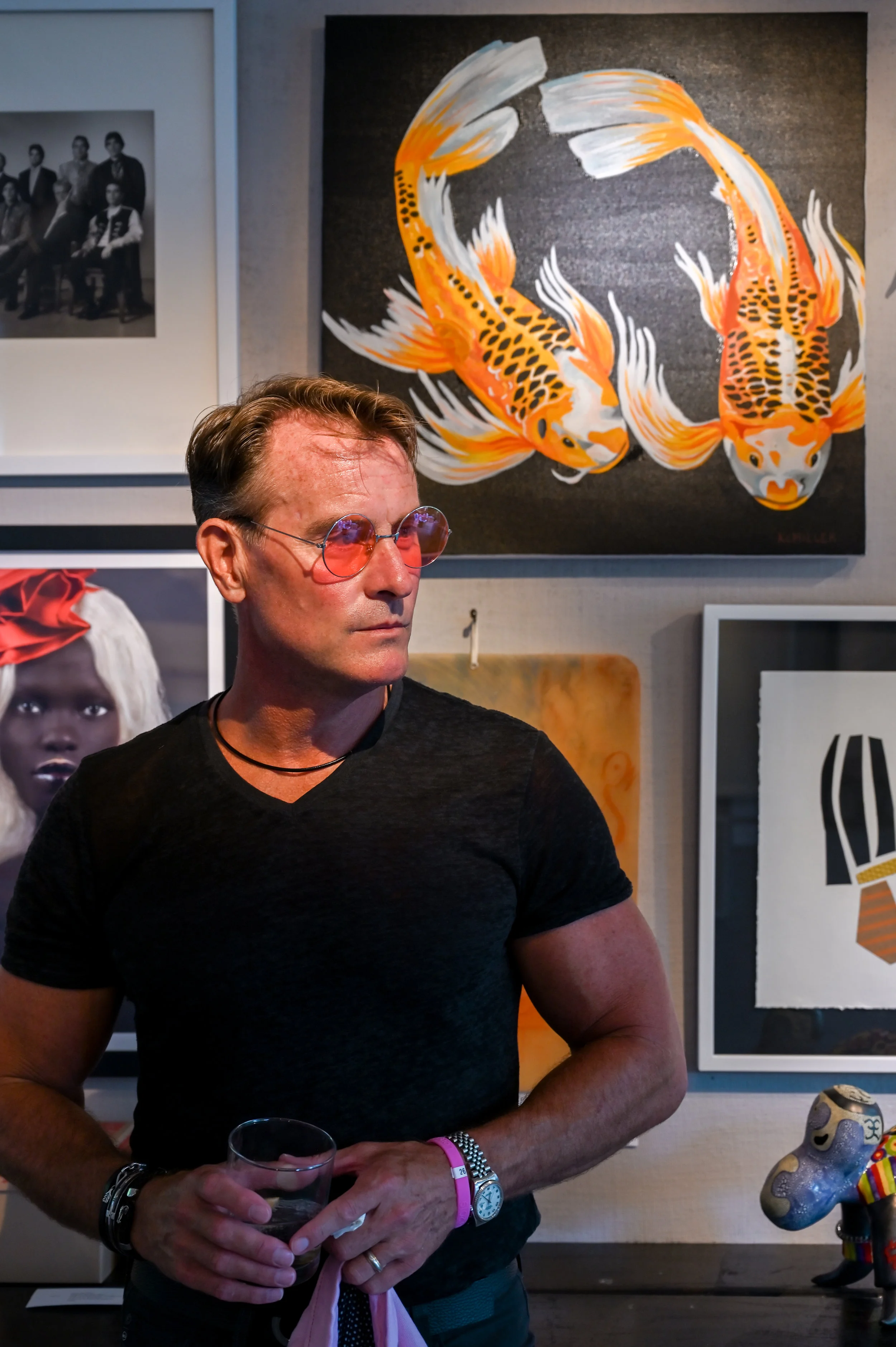 Ken Miller in front of his painting. © Federica Belli