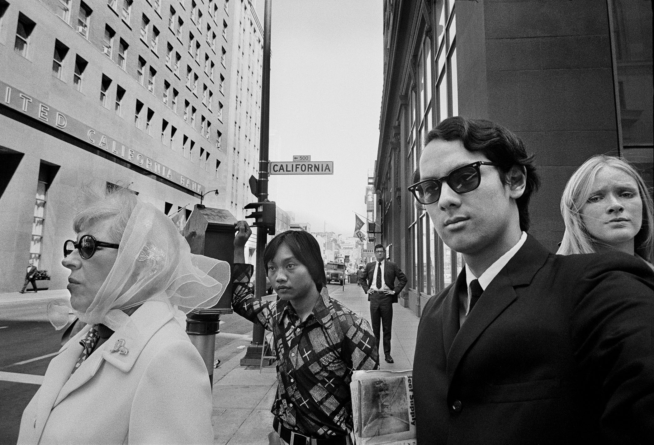 SELF-PORTRAIT, FINANCIAL DISTRICT SAN FRANCISCO, 1973 © Michael Jang