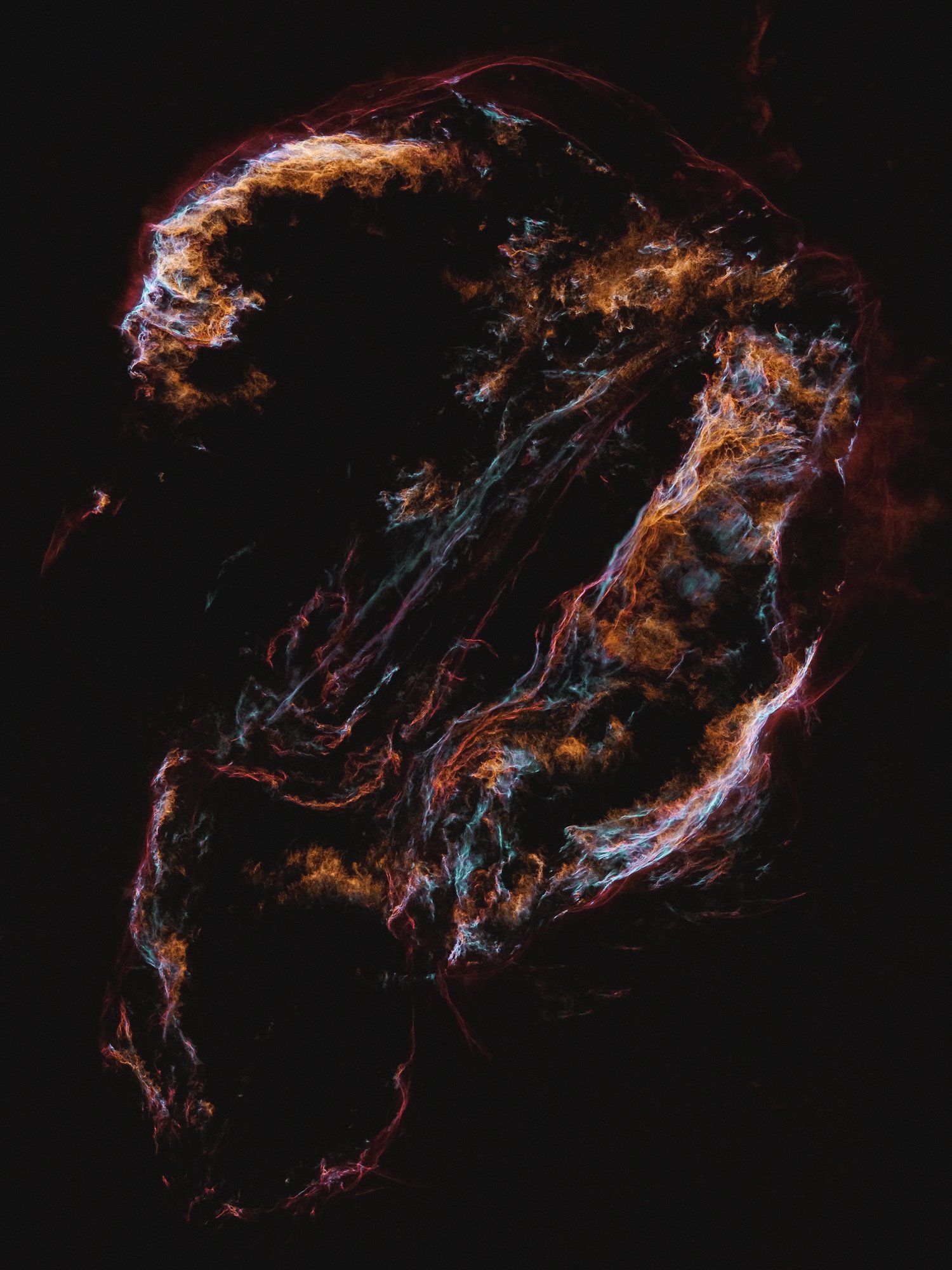 The Colour Splash of Cygnus Loop © Min Xie