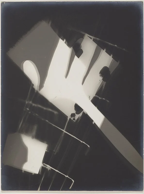 Moholy Photogram Shell Exhibition Review: László Moholy-Nagy: Light Play — Musée Magazine