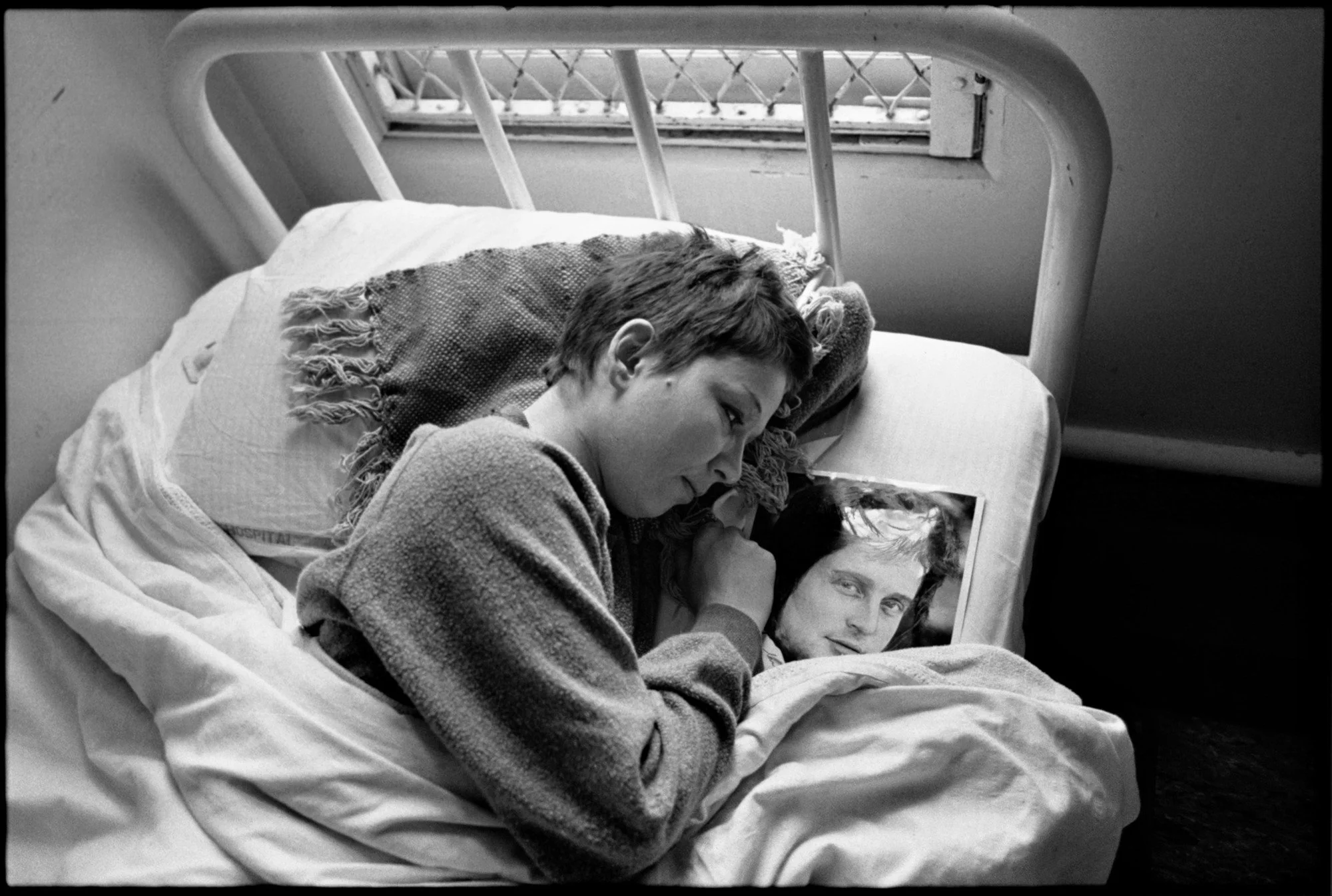 Mary Ellen Mark: Ward 81 | Albin O. Kuhn Library Gallery — Musée Magazine