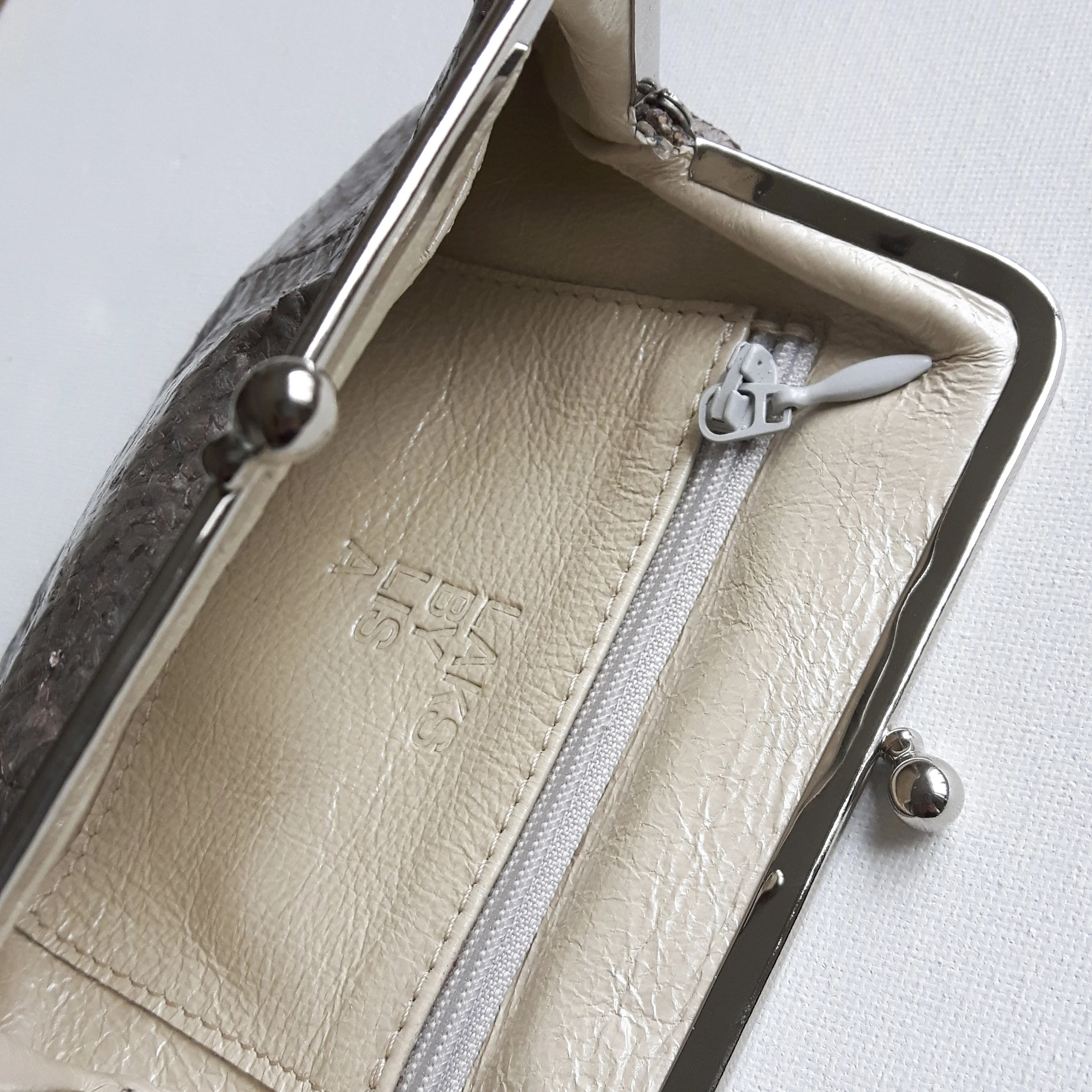 framepurse_detail1.jpg