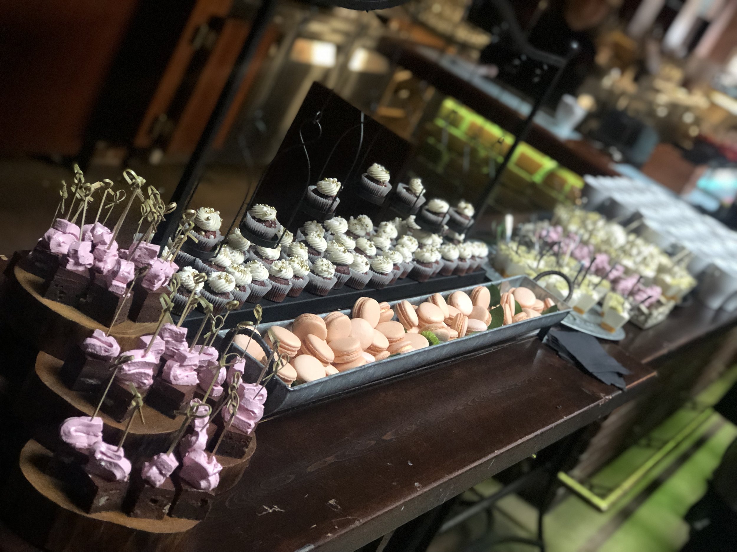 dessert table.jpg