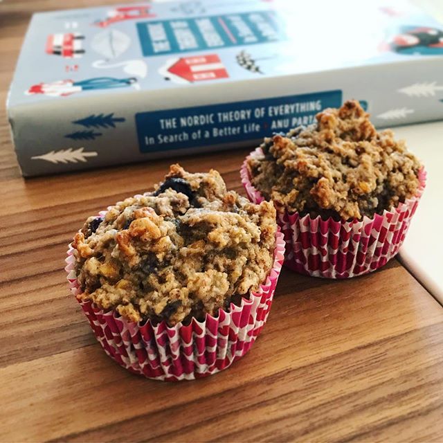 Somedays are just for bakin&rsquo; and readin&rsquo; ❤️...Or whatever your heart so desires. Happy Monday! 
#taketimeforyou #bakingtherapy #relax😌 #practicepresence #registereddietitian #nutritionist #wholegrains #blueberrymuffin #eatrealfood #nutri