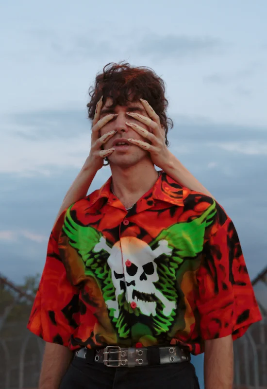 Qui est Jazzboy, artiste et performeur d'une pop psychédélique et envoûtante ?