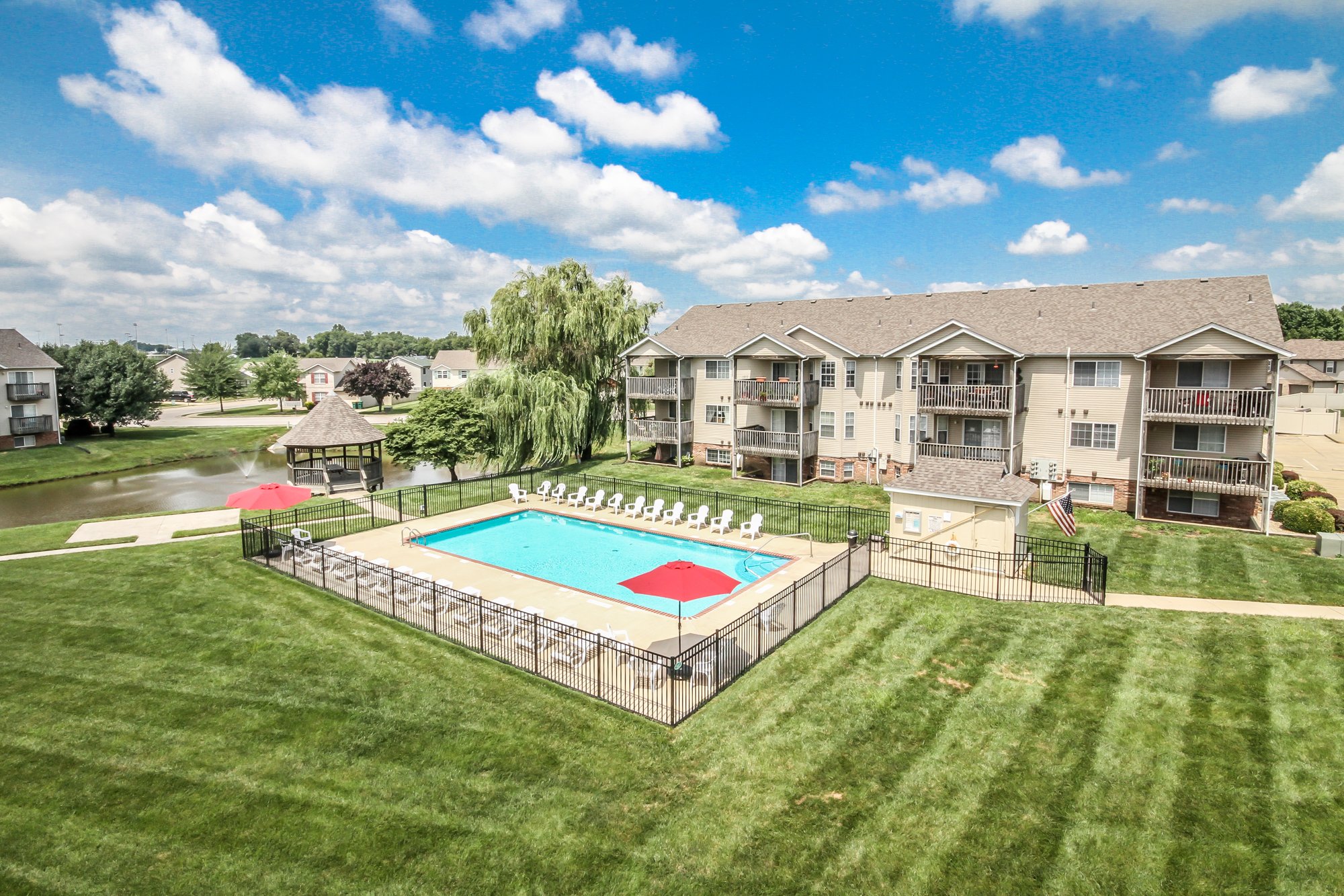 Brookside-Apartments-O'Fallon-Illinois-Pool-1.jpg