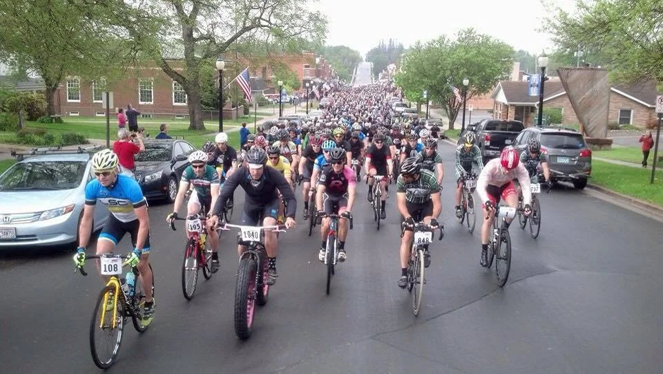 Massive Almanzo 100 field rolls out of Spring Valley - quite a variety of bikes for a day in the gravel
