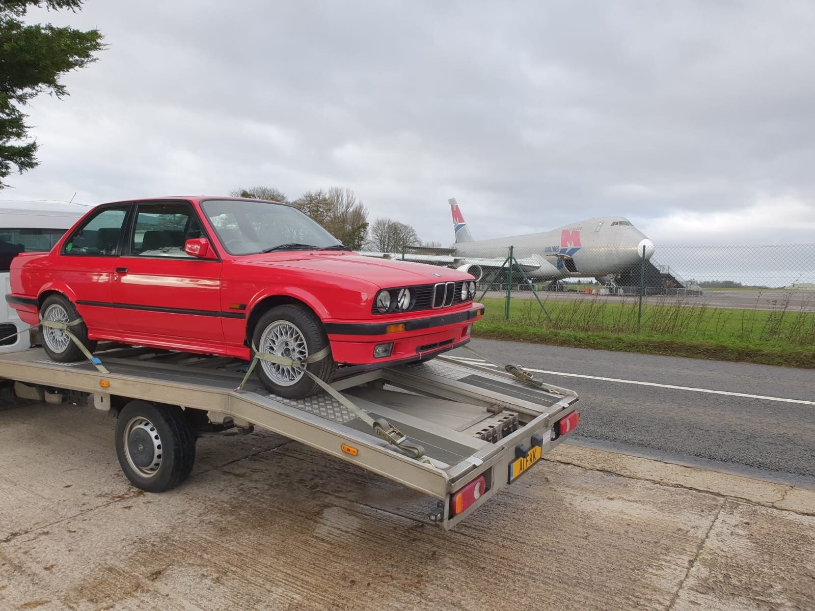 E30 Red.JPG