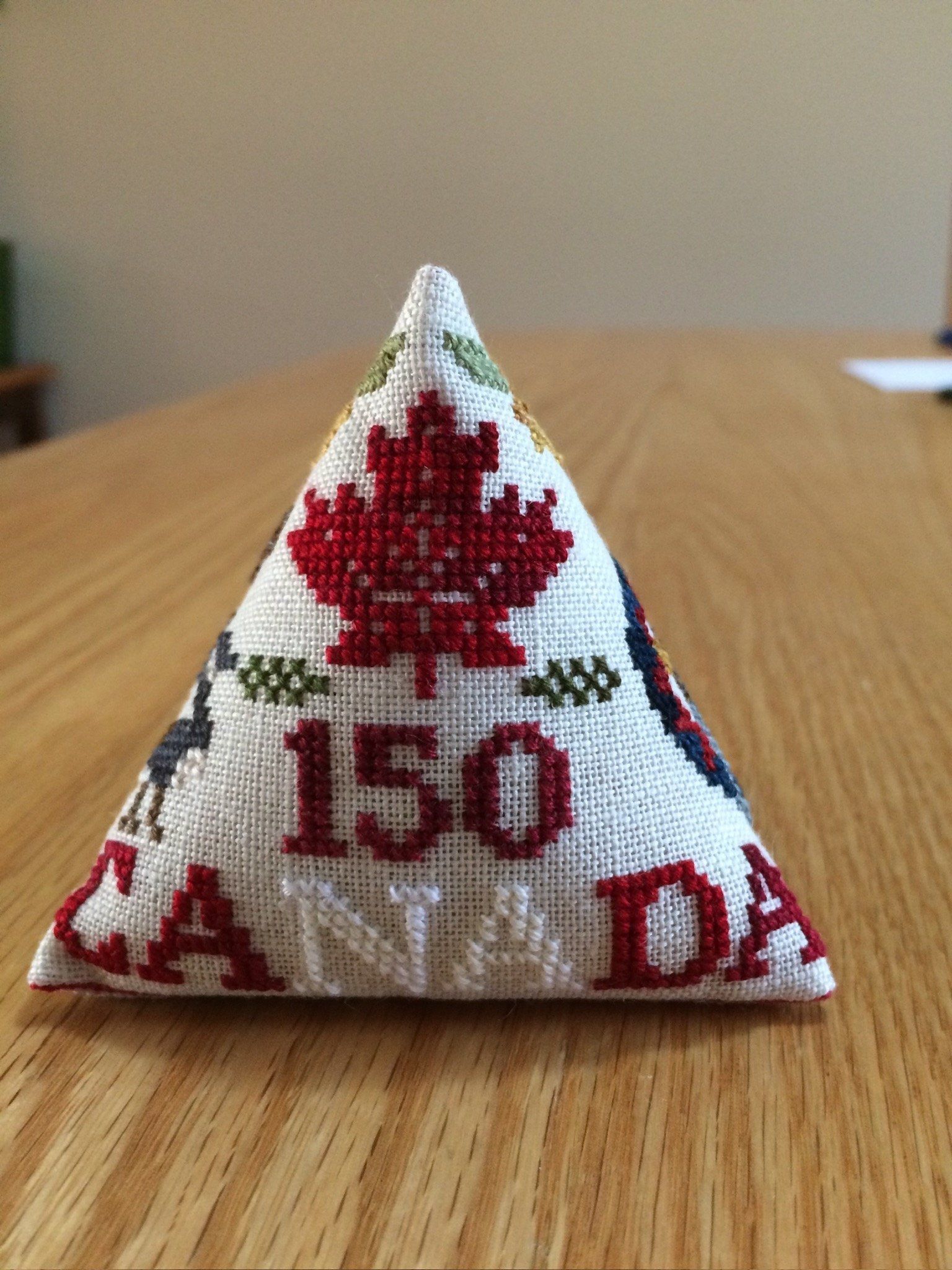 Canadian Patriotic Pincushion - Humbug Finish