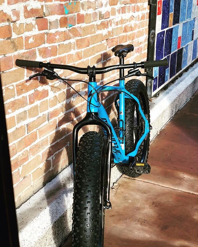 It&rsquo;s Fat Tire Friday!! That means this awesome Specialized Fatboy is still available and ready to roll🚲#westslopebestslope #fatbike #ridegj #downtowngj