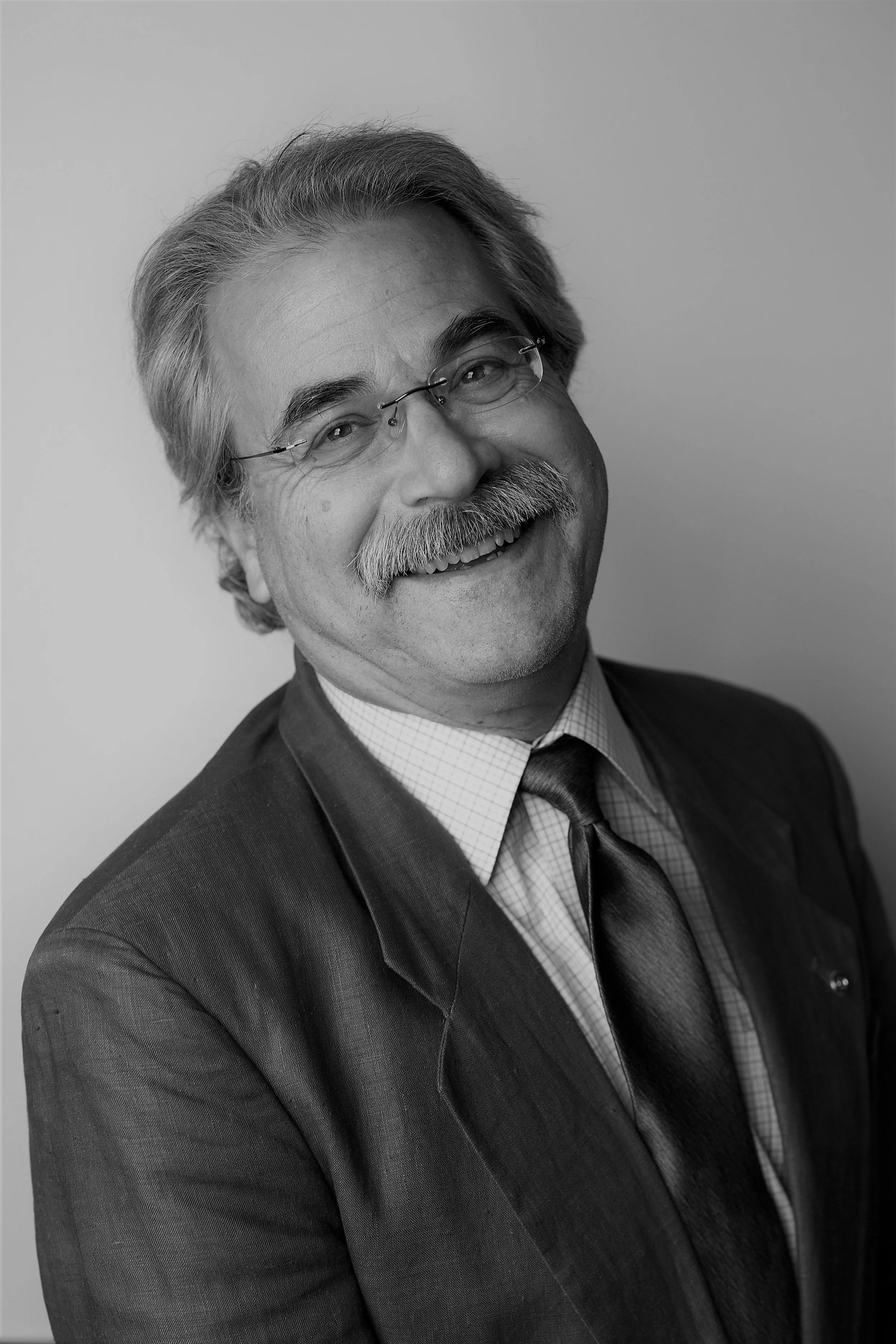 Dr. Ed Hacmac is the Head Chiropractor at Simply Chiropractic Milwaukie our Oregon location.