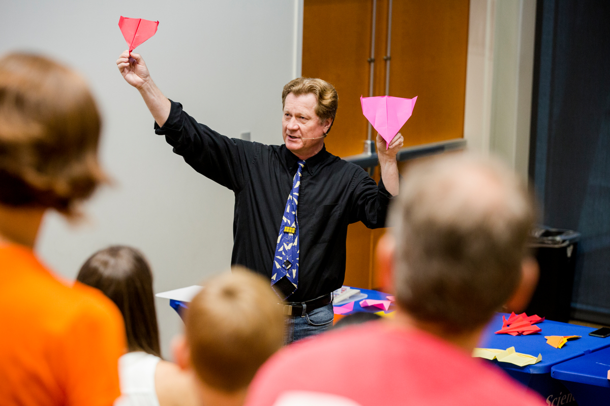 2017-Paper-Airplane-0089A.jpg