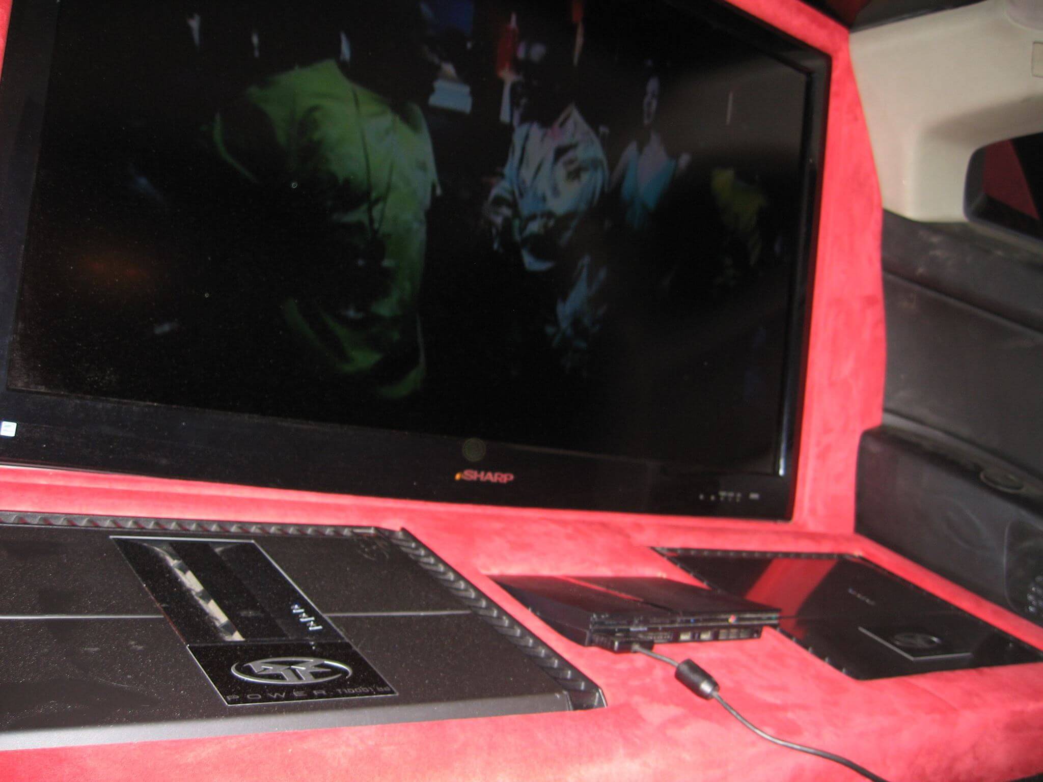 Get a custom car TV player installed in your car
