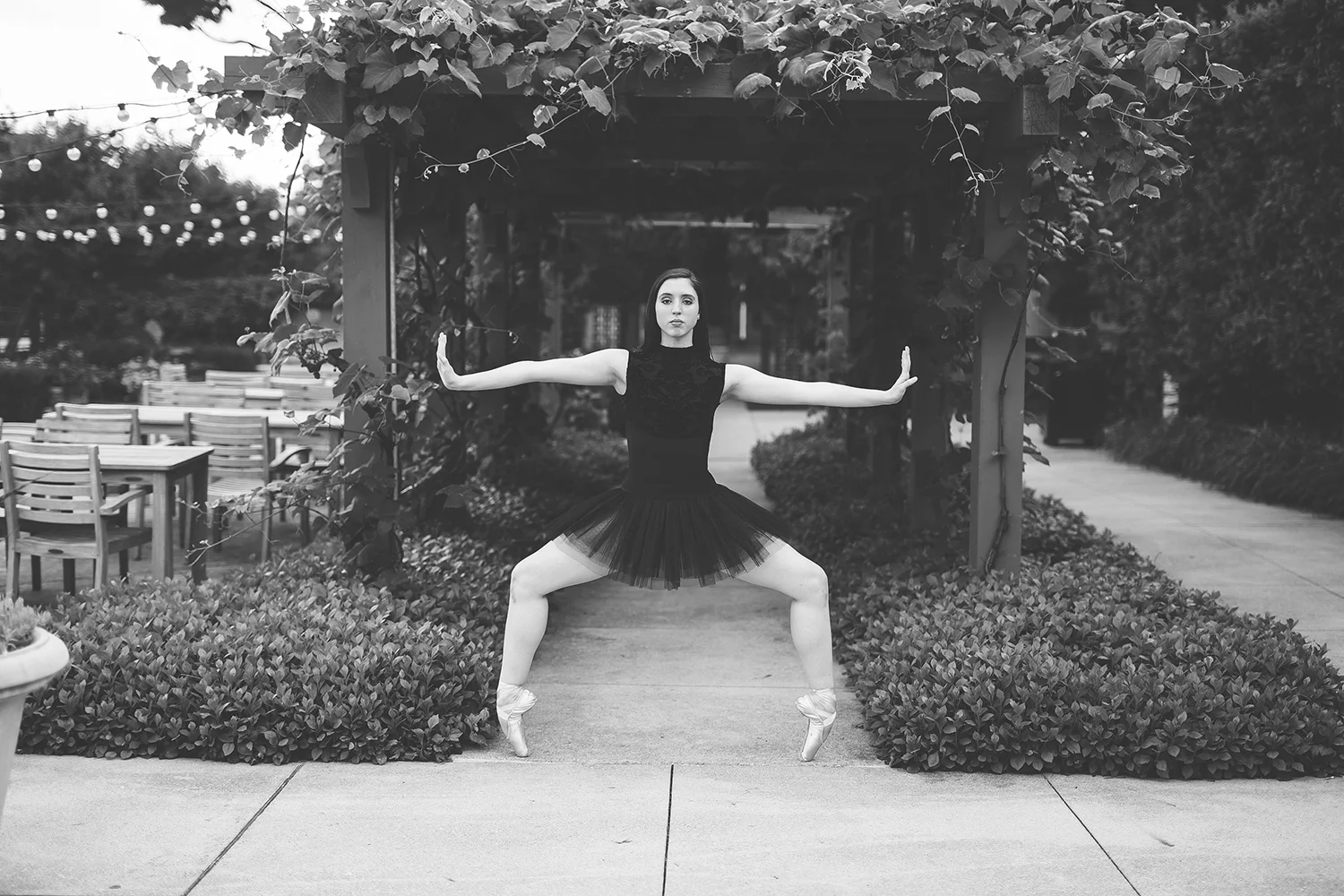 Ava B&W (25 of 25).jpg
