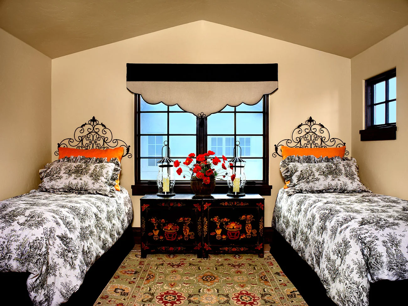 TV-Parade-twins-room.jpg