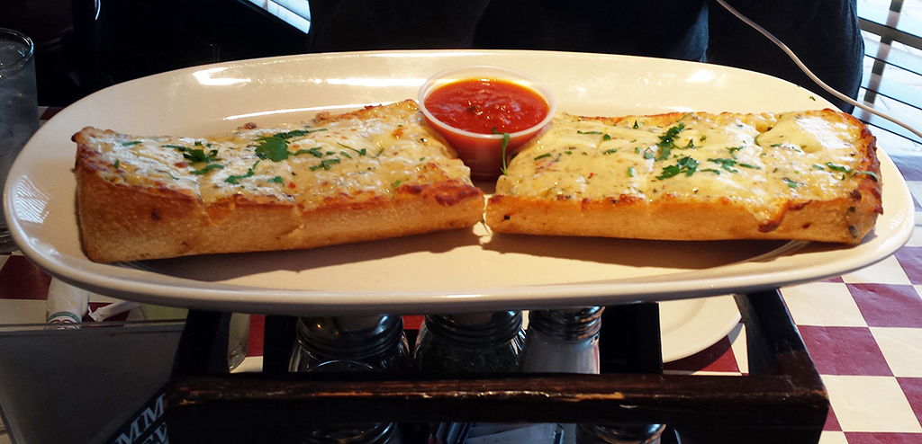 giordanos-cheesy-garlic-bread