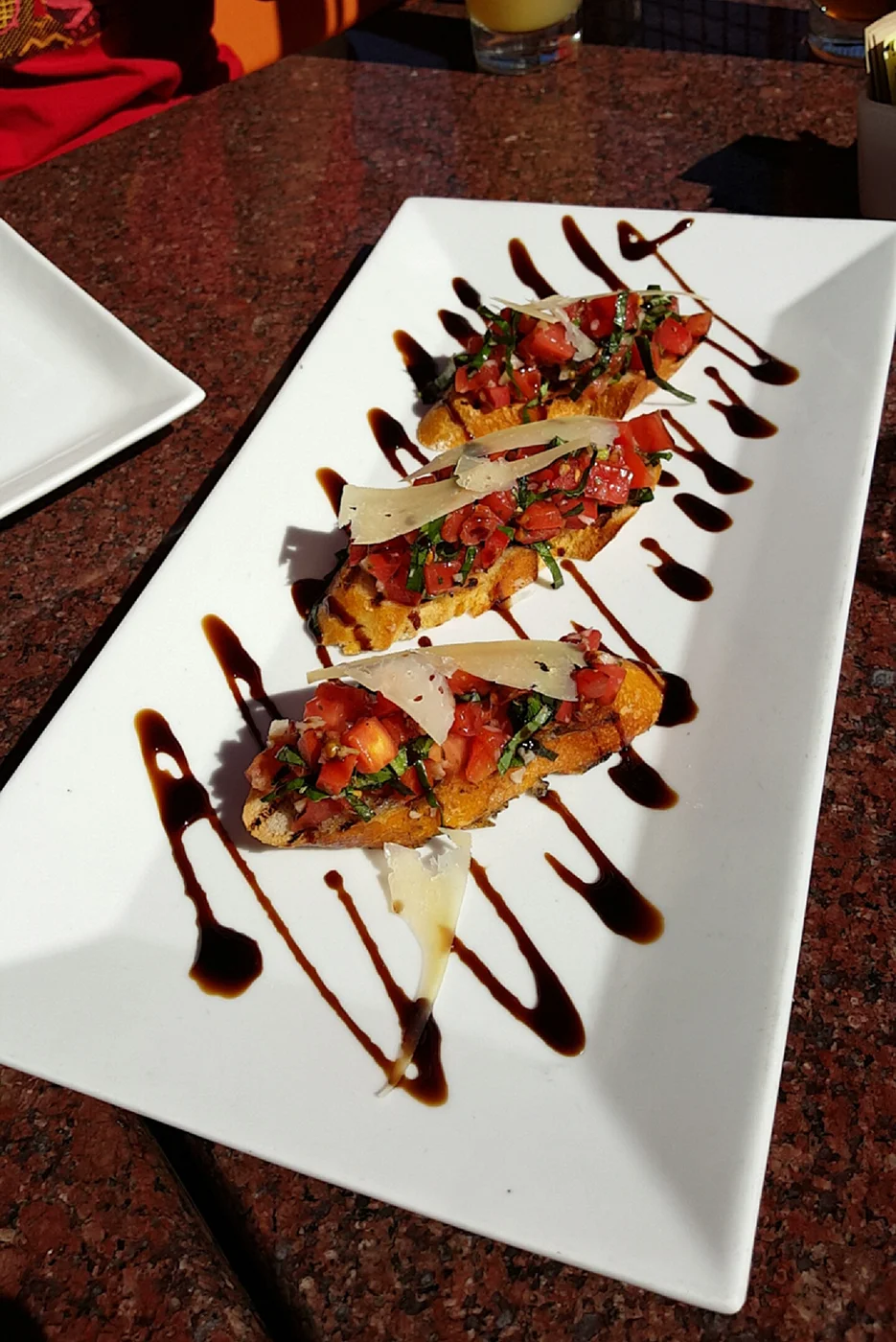 Mixology 101 Grill & Lounge (Los Angeles, CA)