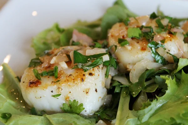 Lemon and Shallot Scallops