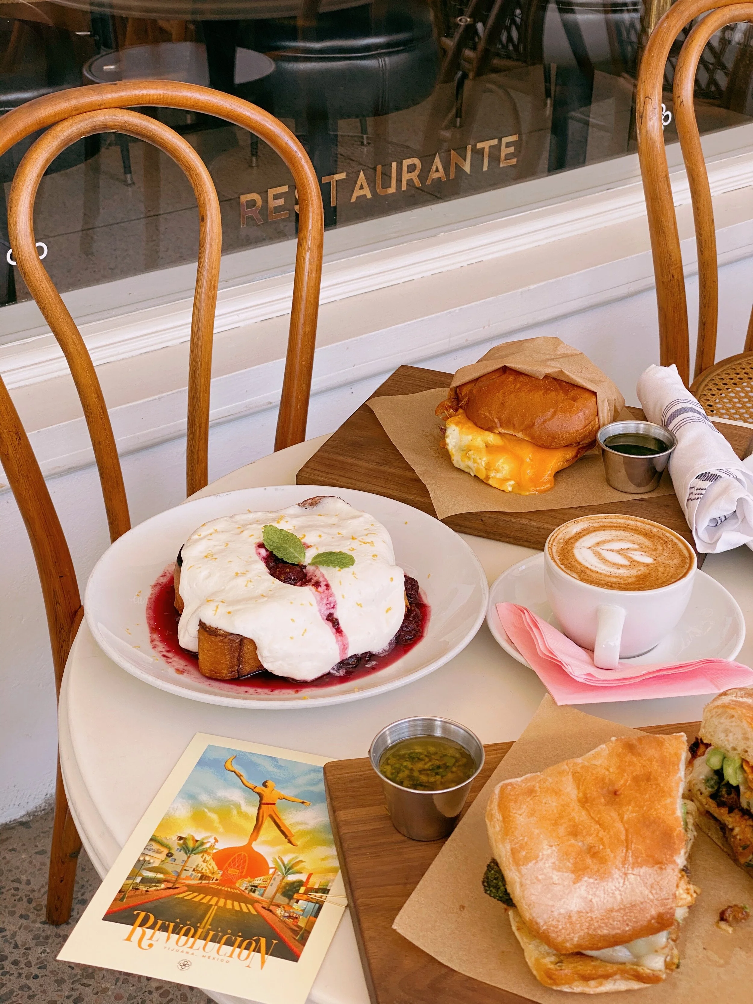 Estación Central: Get your Tijuana breakfast served with a side of Downtown