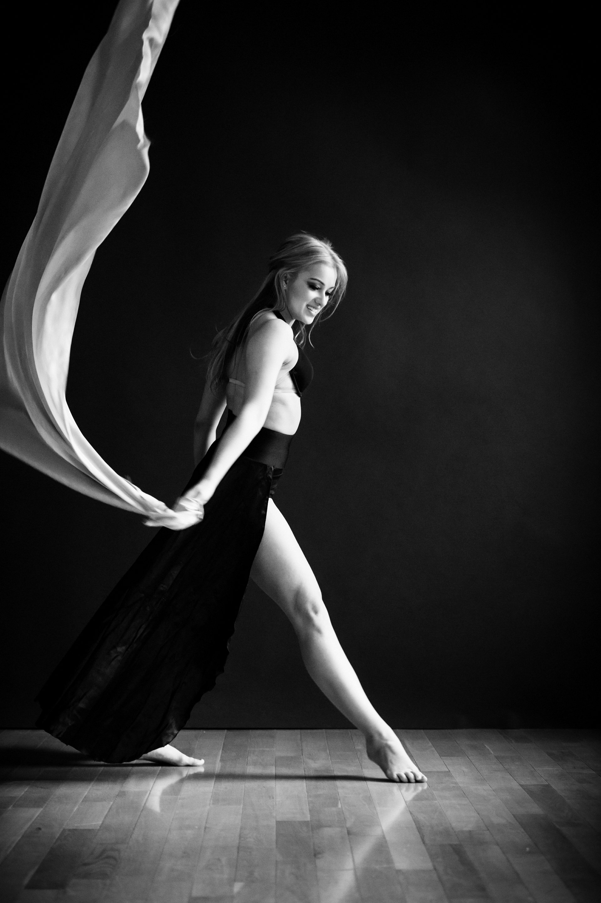 nEO_IMG_Xing Photography Soul of Dance - Haley-45-BW.jpg