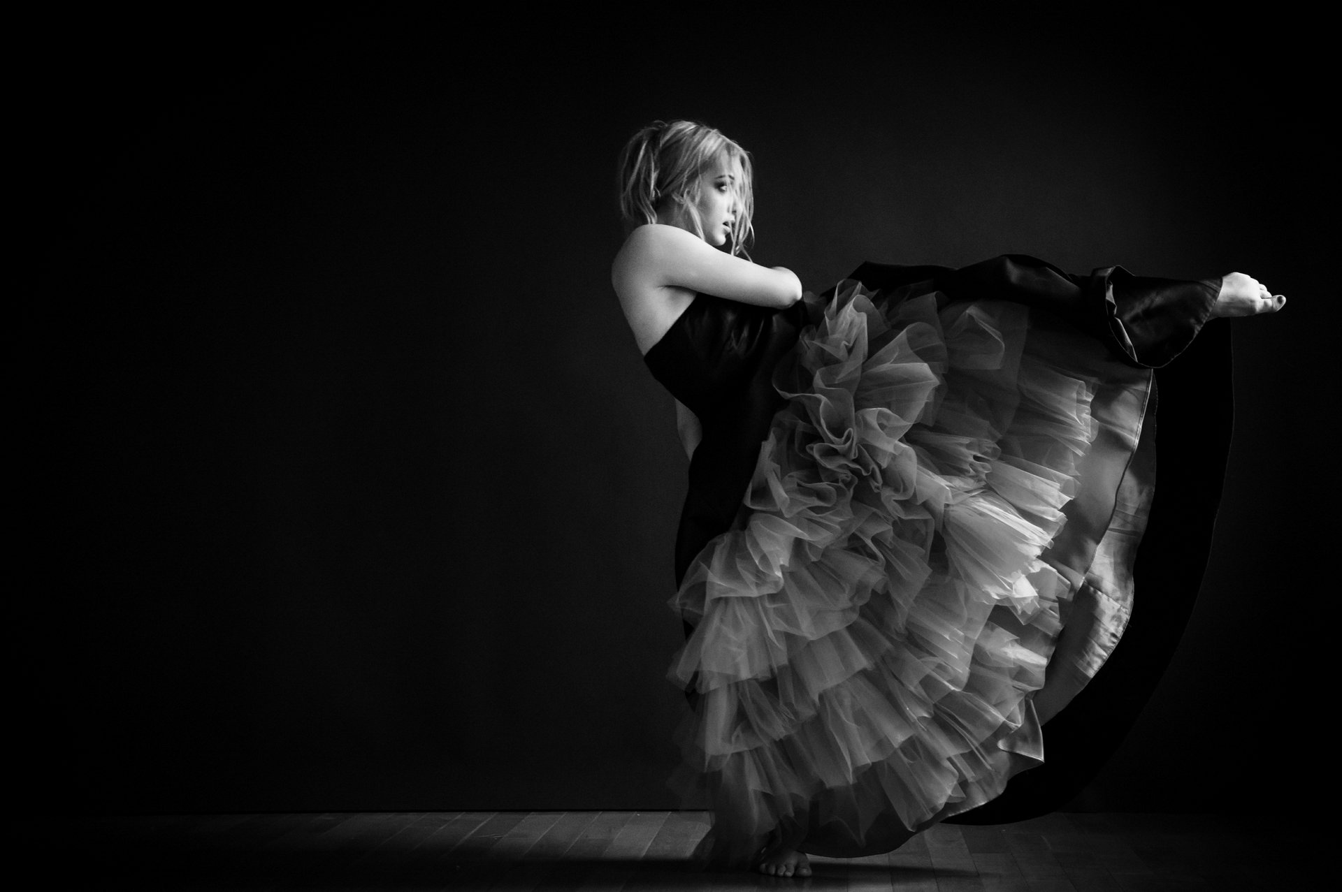 nEO_IMG_Xing Photography Soul of Dance - Haley-104-BW.jpg