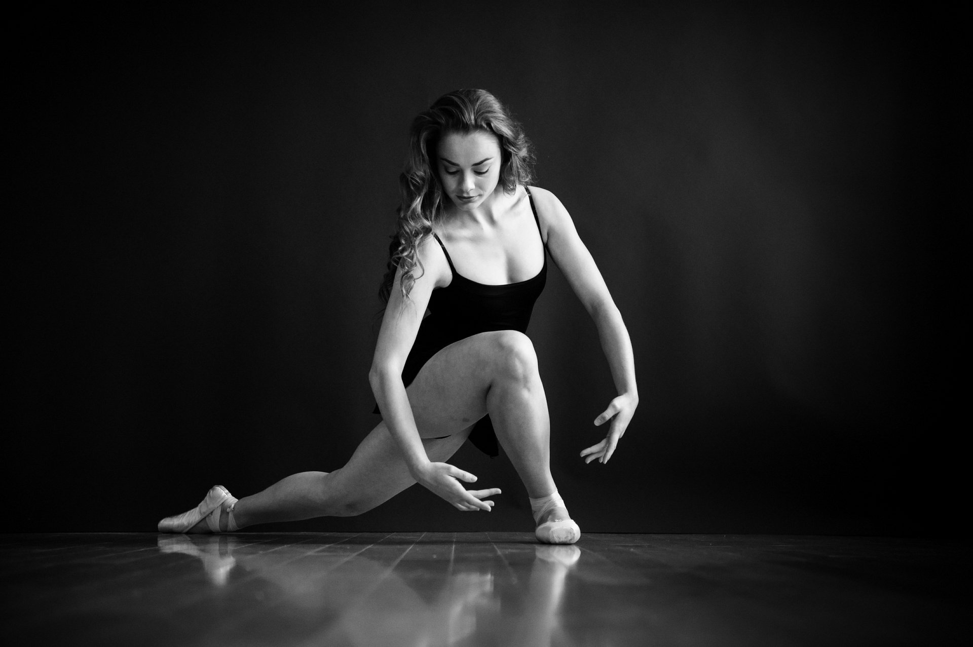 nEO_IMG_Marissa Dance-8-BW.jpg