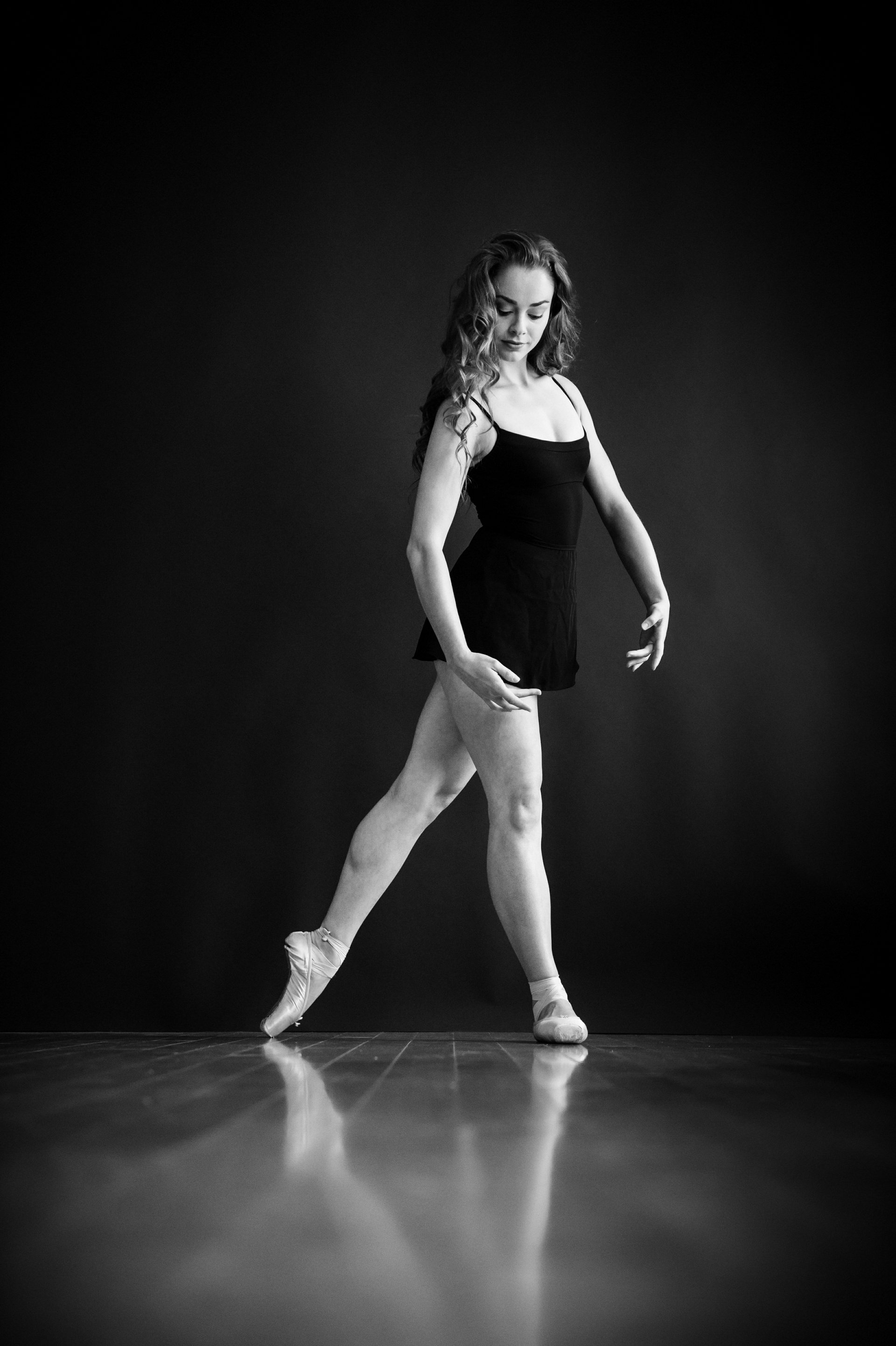 nEO_IMG_Marissa Dance-9-BW.jpg