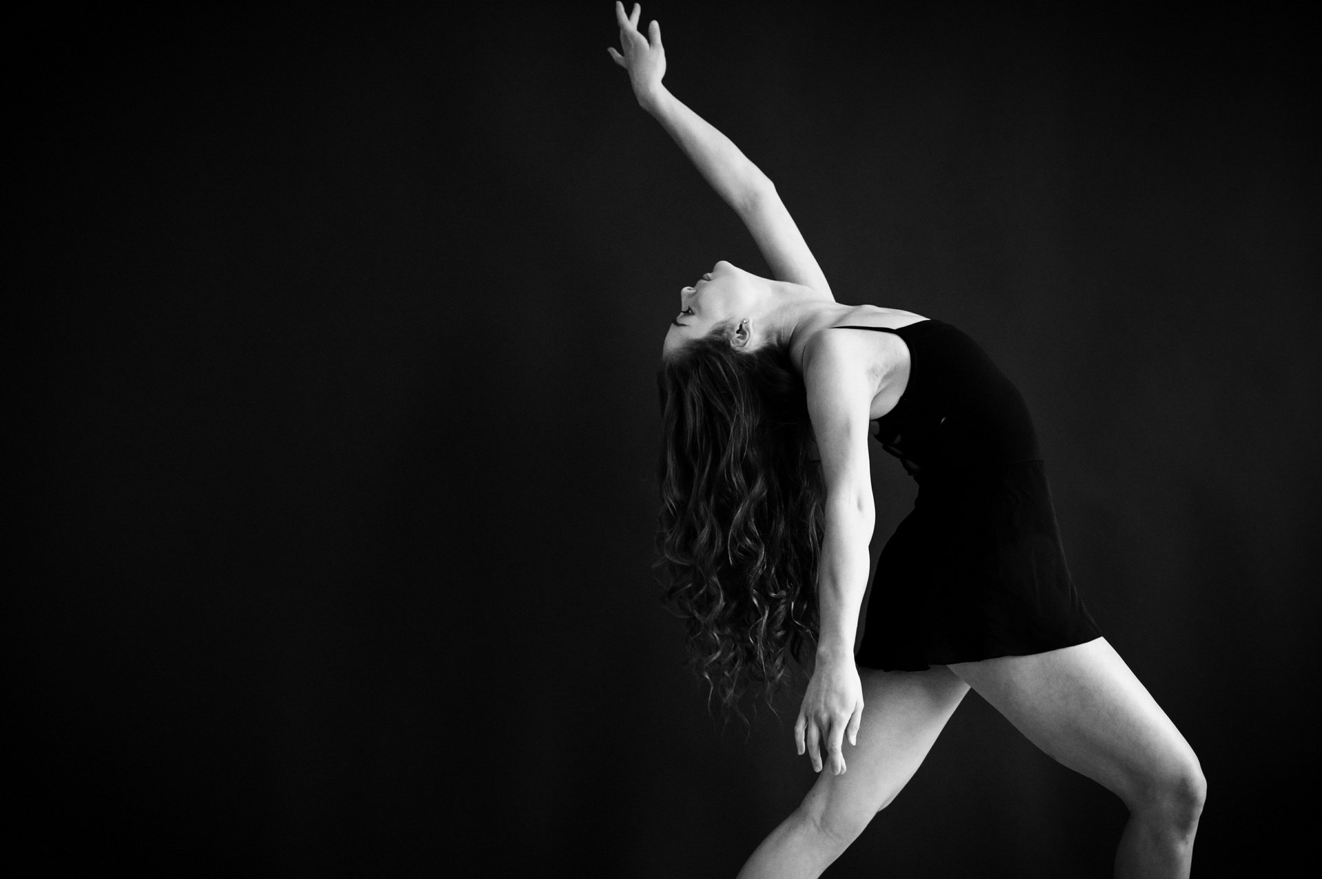 nEO_IMG_Marissa Dance-25-BW.jpg