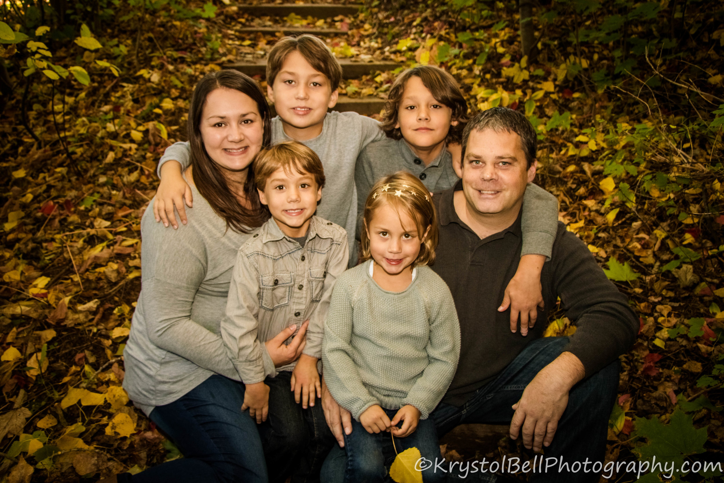 The Park family, I love this family so much and love how their photos turned out. There are a couple troublemakers in this group that make sessions interesting!