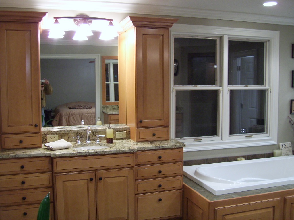 mirror-washroom-bathroom.jpg
