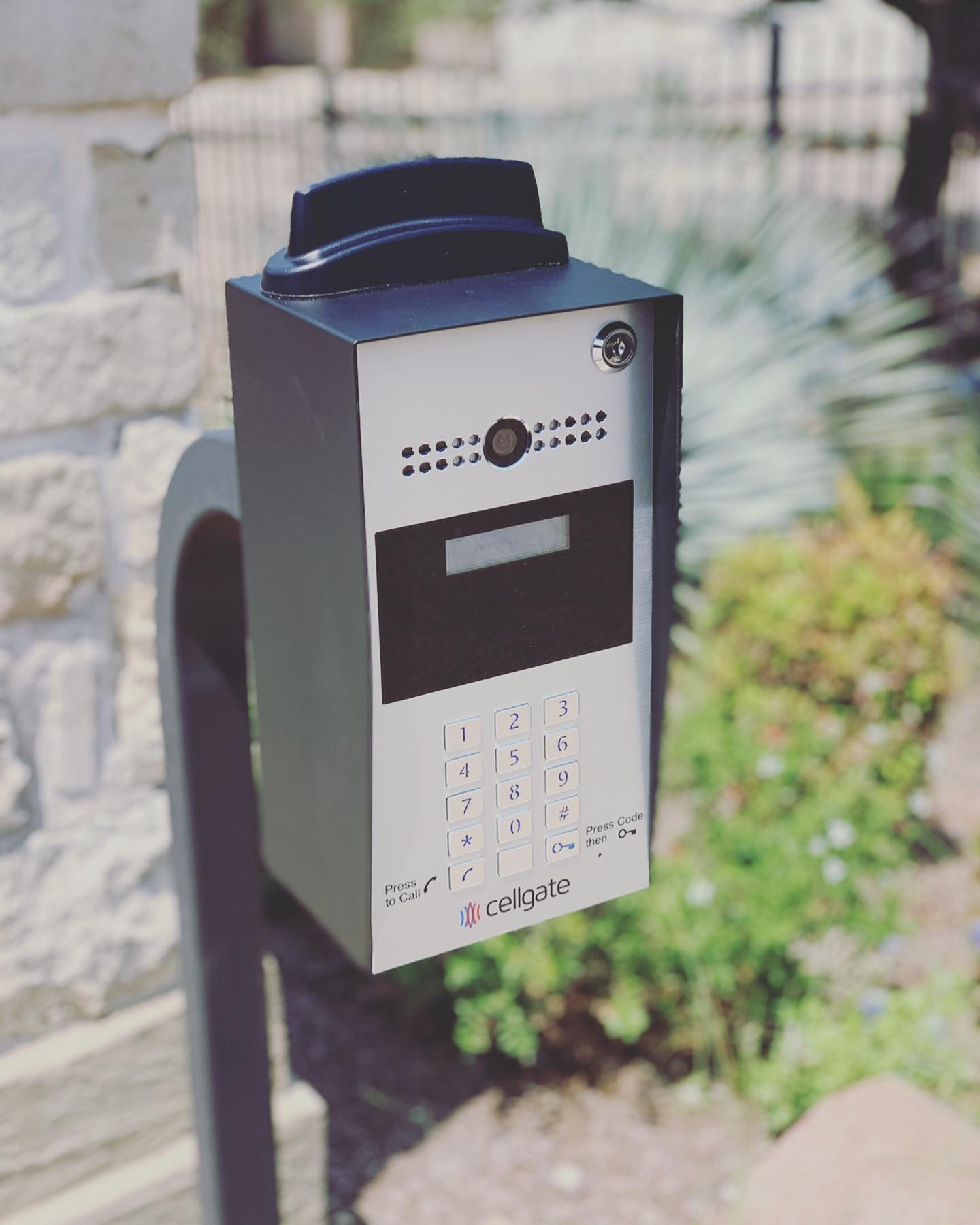 New product alert! Introducing the #Cellgate Watchman Evo.  Video Stream a live feed over 4G, this system is FAST!  Full gate control via web-based cloud portal &amp; smartphone app.  View live video of who is at your property in real time.  Get aler