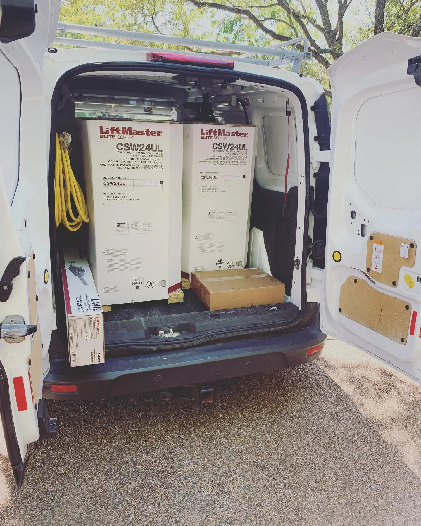 Busy start to the week at Austin Entry! @liftmaster #commercial #construction #accesscontrol #contractorsofinsta #transit