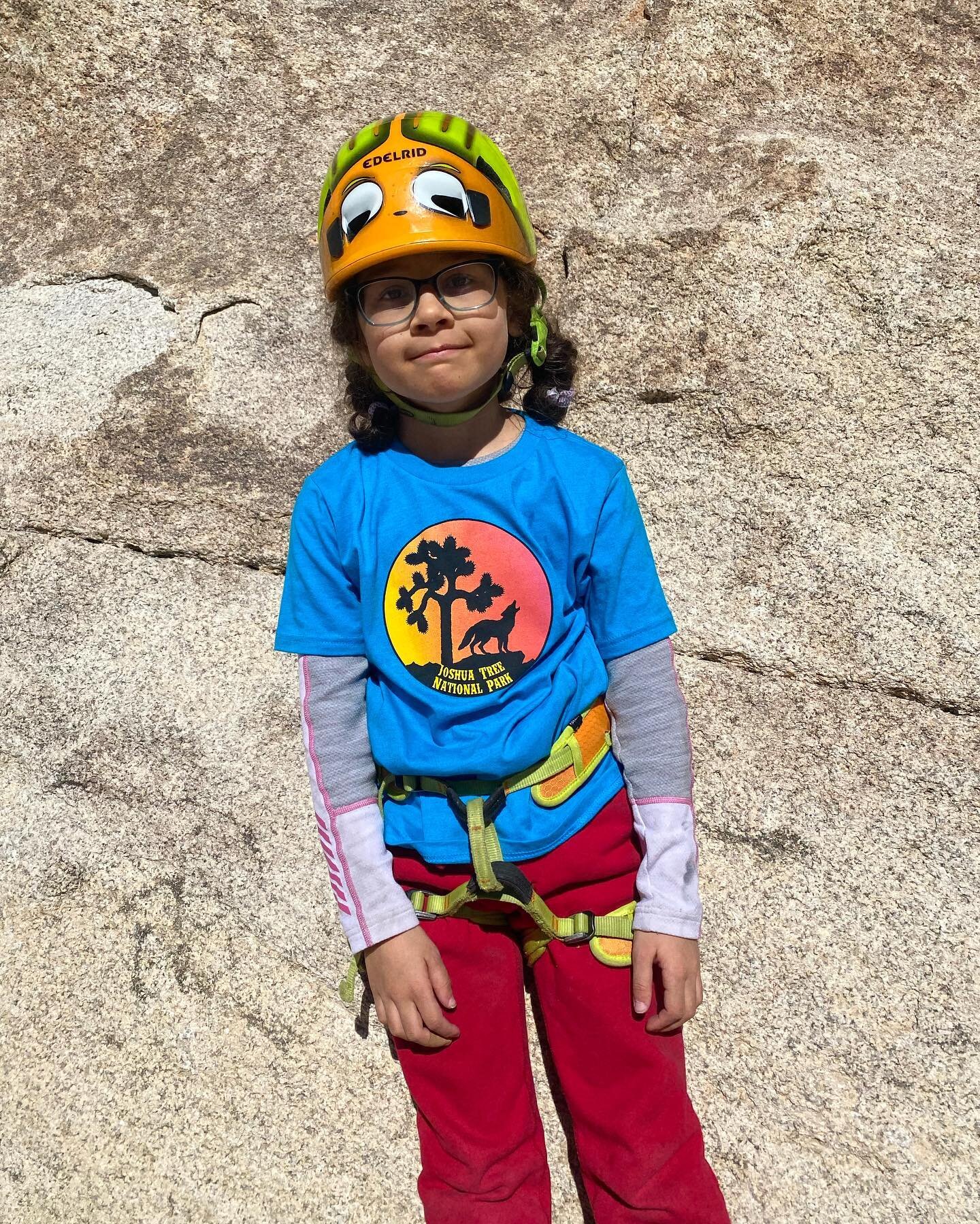 Another happy client of @cliffhangerguides  looking SO sweet in their Coyote Corner t shirt&hearts;️ Thanks for the photo Seth! #joshuatree #jtree #coyotecorner #tshirt #climber #climbing #climb #desert #weloveourcustomers #happyclient #happyclients