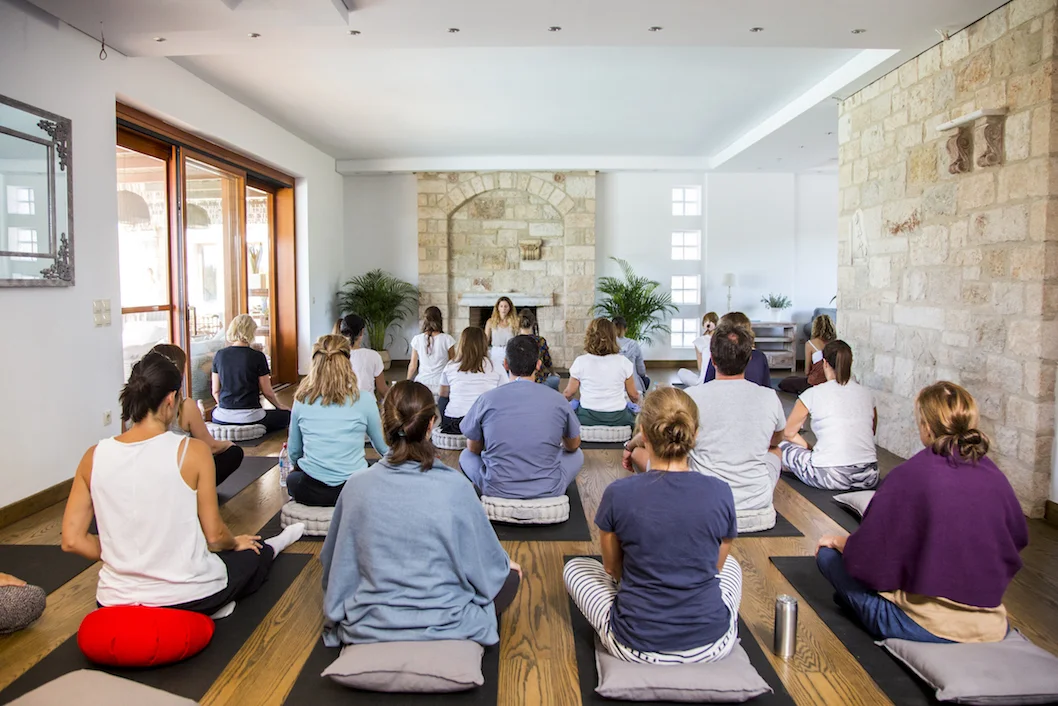 ALL DAY MINDFULNESS DETOX RETREAT Διοργανώσαμε ένα ολοήμερο retreat mindfulness στο πανέμορφο κέντρο Mediterra Retreat μέσα στη φύση, με εντατική εξάσκηση mindfulness και soup & juice detox by Verve Juices . Wellbeing για το σώμα και το πνεύμα, για να ξεκινήσουμε τη "νέα χρονιά" με ηρεμία, ευεξία και δημιουργική ενέργεια.