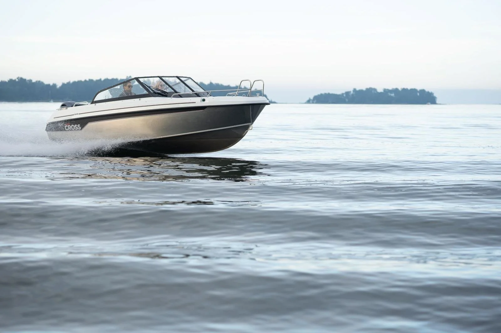 cross_62 BR_motor_boat.jpg