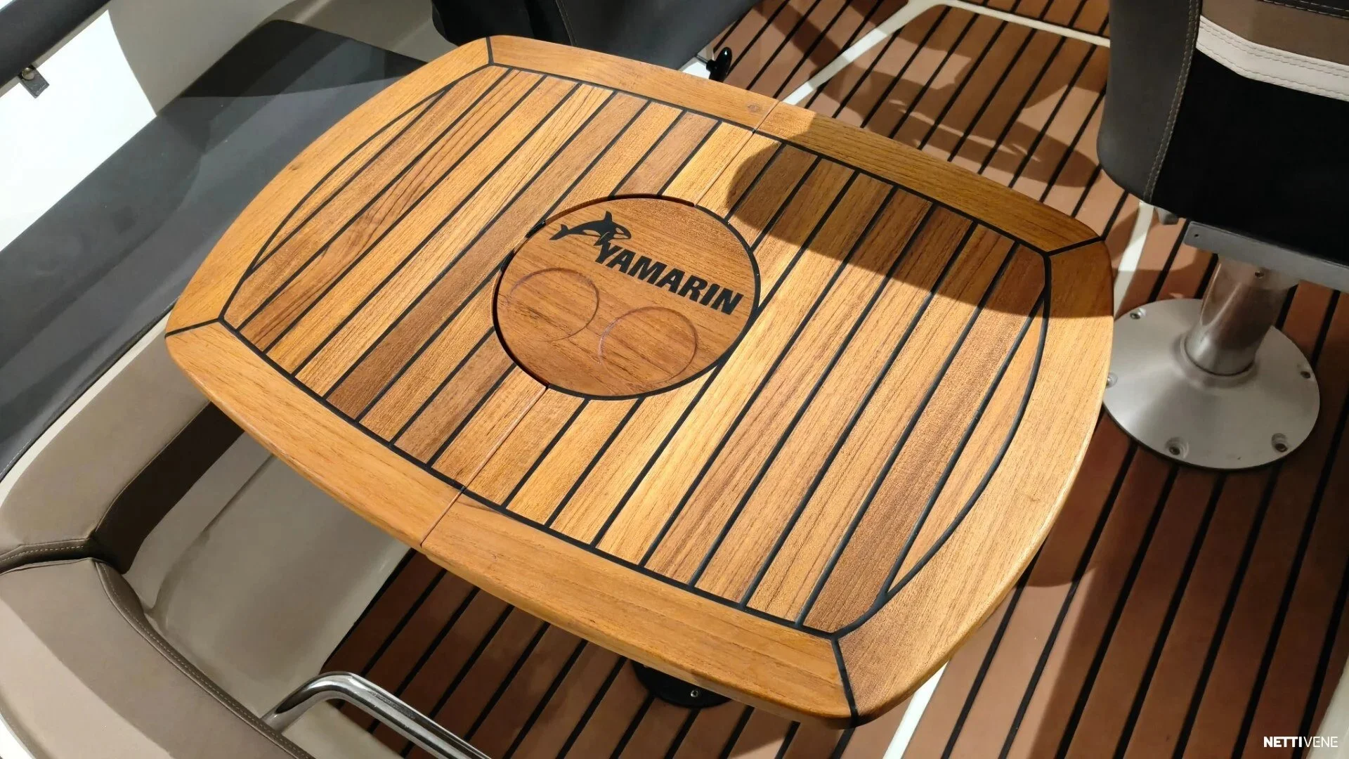 f35ec1f4640a86ee-large.jpg