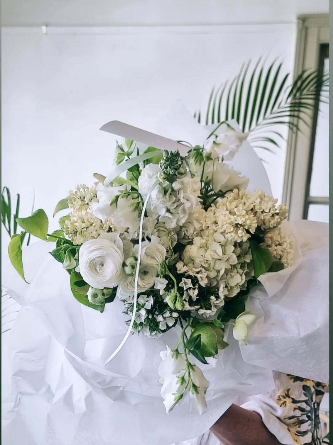Textured white bouquet 💐