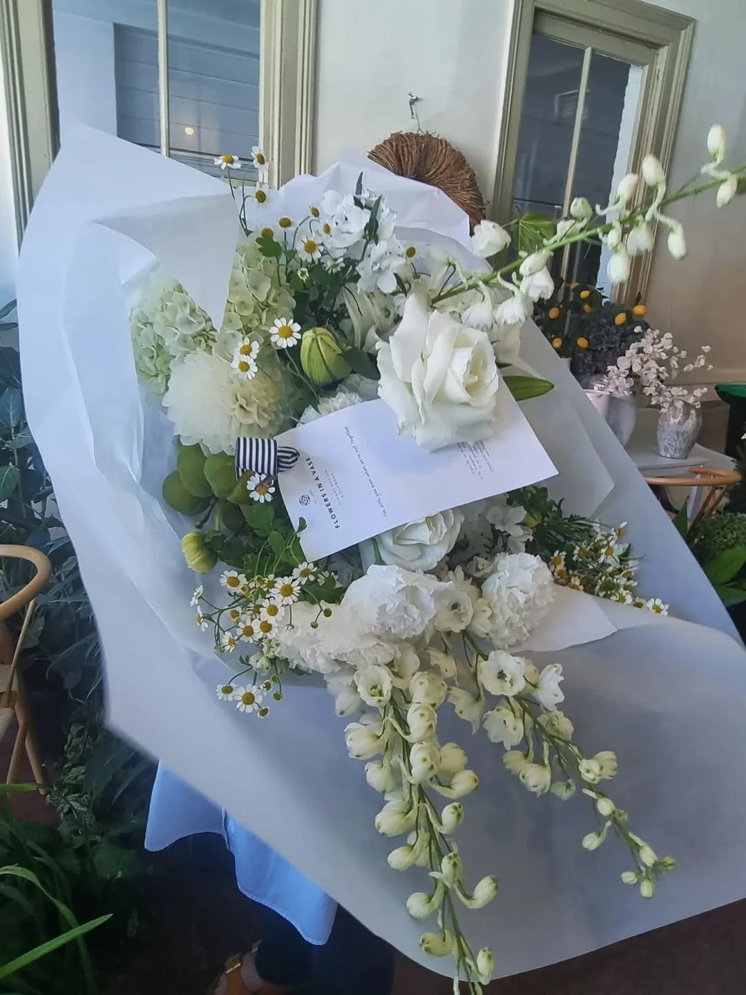 B O U Q U E T  of  L O V E ❤️
When you're far from home, what a better way than to send a bouquet expressing your love. 

#flowersinavase1 #woodendflorist #macedonranges
#whiteflowers