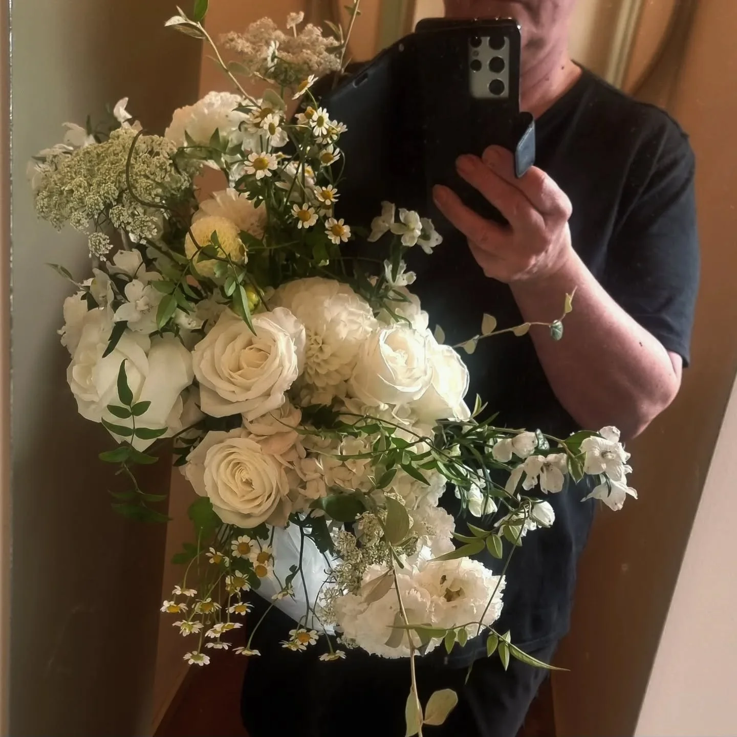 R E C R E A T I ON 

Celebrating a first wedding anniversary 💍🤍

A beautiful surprise from the groom to his stunning bride &mdash; a recreation of her original bouquet 🌸✨

I had the absolute pleasure of creating her wedding flowers and to bring it