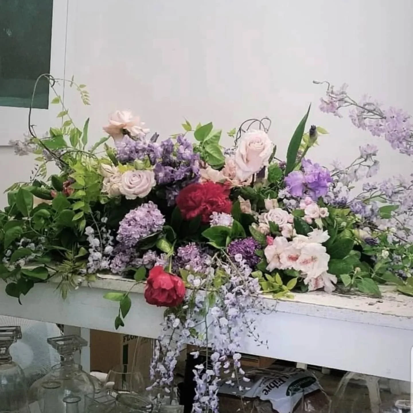 A  S P R I N G  F A R E W E L L 
A gentle and feminine farewell for a much loved Mum &amp; Grandmother&hellip;created in soft, garden-inspired tones to honour her love of flowers and time spent amongst them 🌿🌷

Layers of delicate blooms, seasonal t