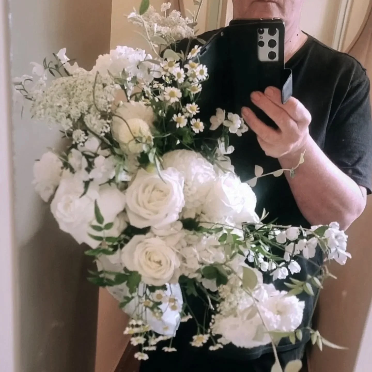 B R I D A L  B O U Q U E T 

A timeless bouquet in pure white blooms ✨

I&rsquo;m always so awkward taking these &ldquo;selfie style&rdquo; photos. However, I think I managed to capture the beauty and elegance of this stunning bridal bouquet ??🤍

So
