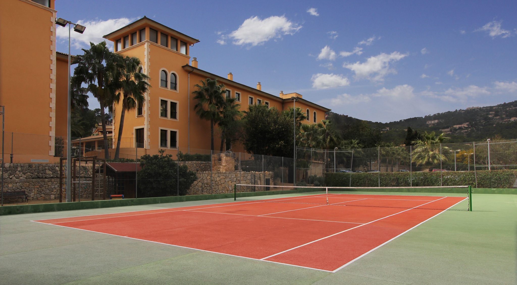 Tennisplatz, La Pergola
