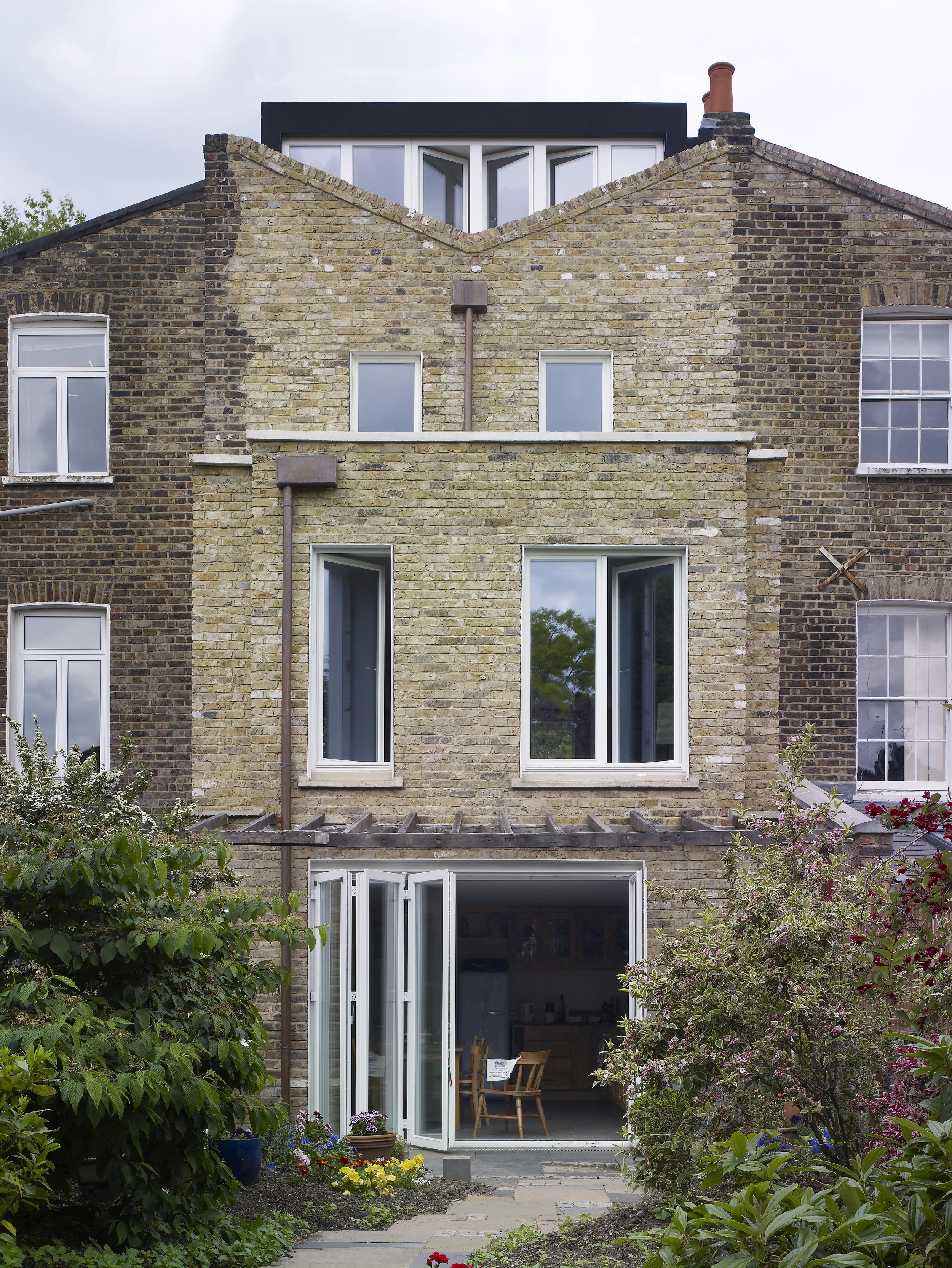 80 % House