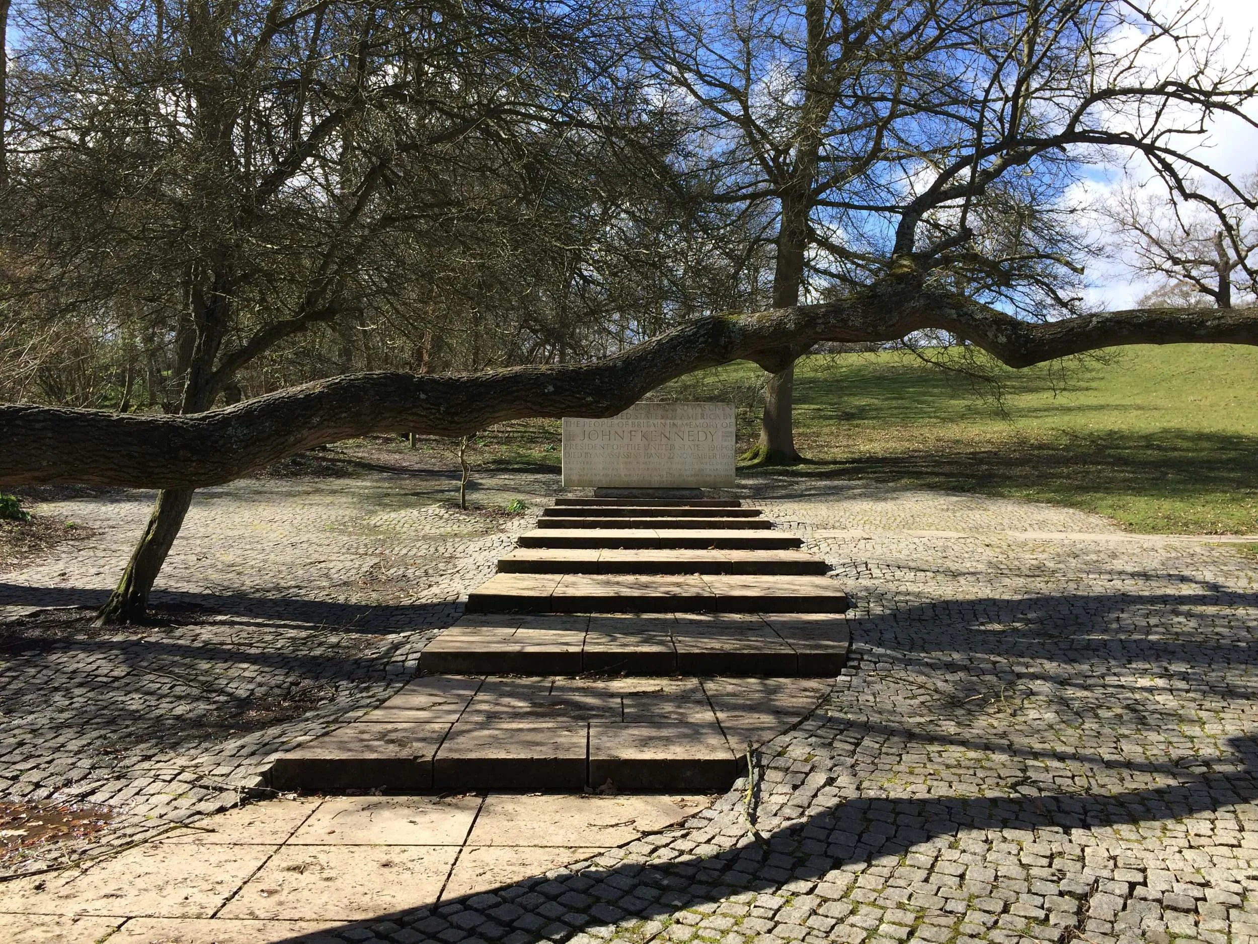 Kennedy Memorial at Runnymede – Jeffrey Jellicoe