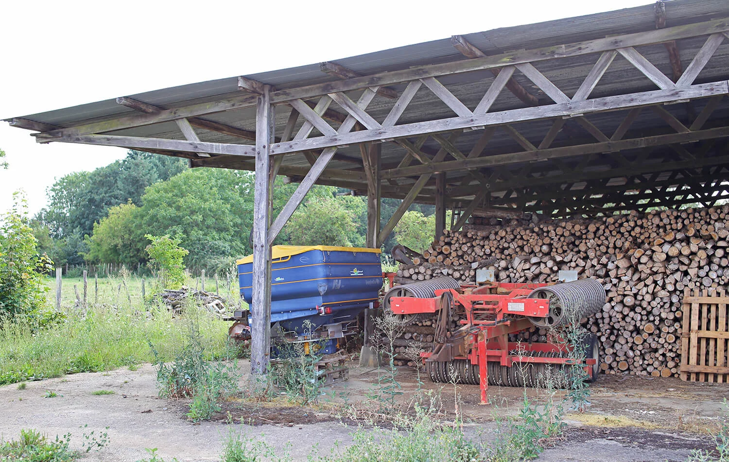 French-barn-charente-rural-architecture-2-truss-timber.jpg