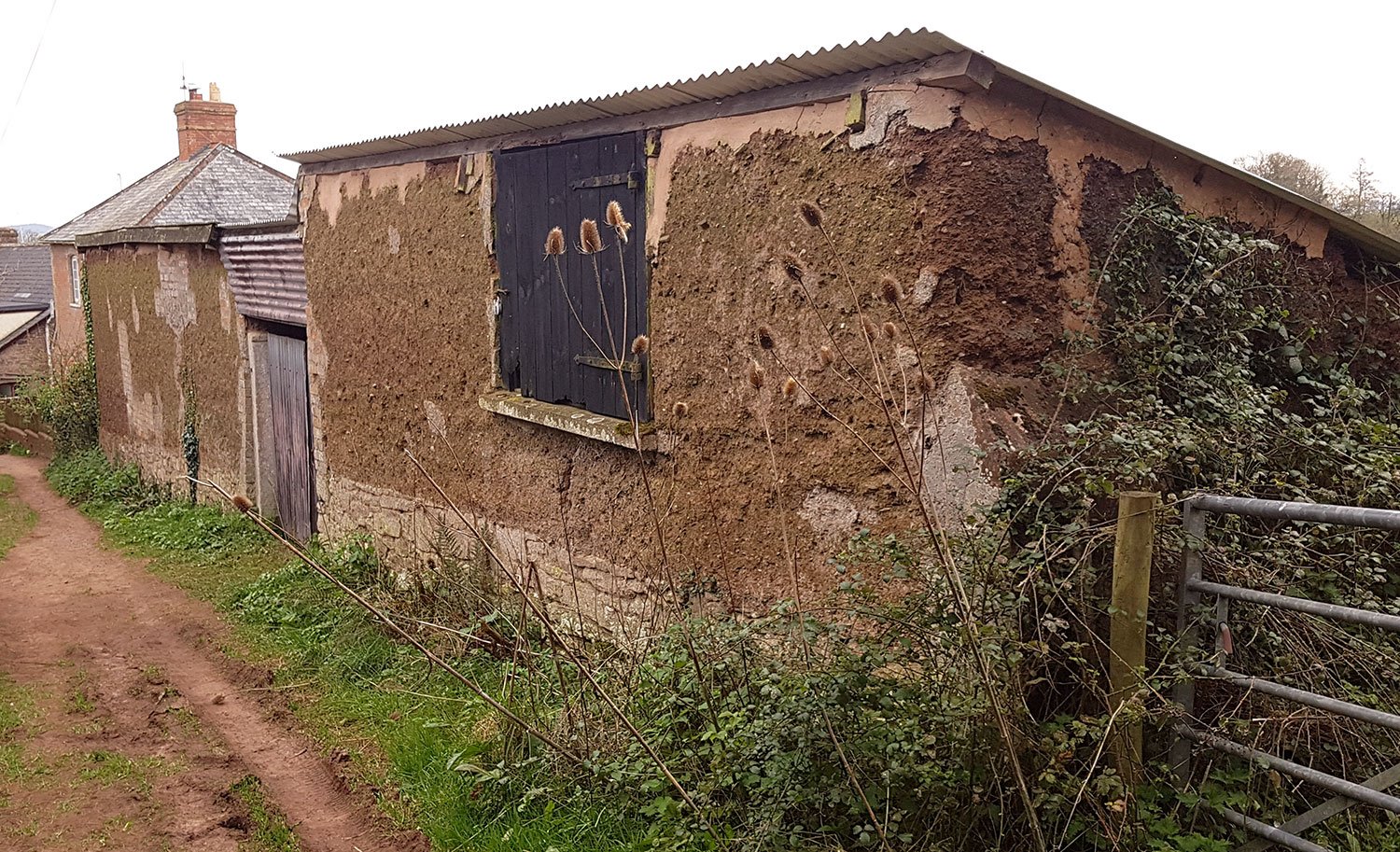 Devon-retrofit-enerphit-extension-passivhaus-prewett-bizley-architects-cob.jpg