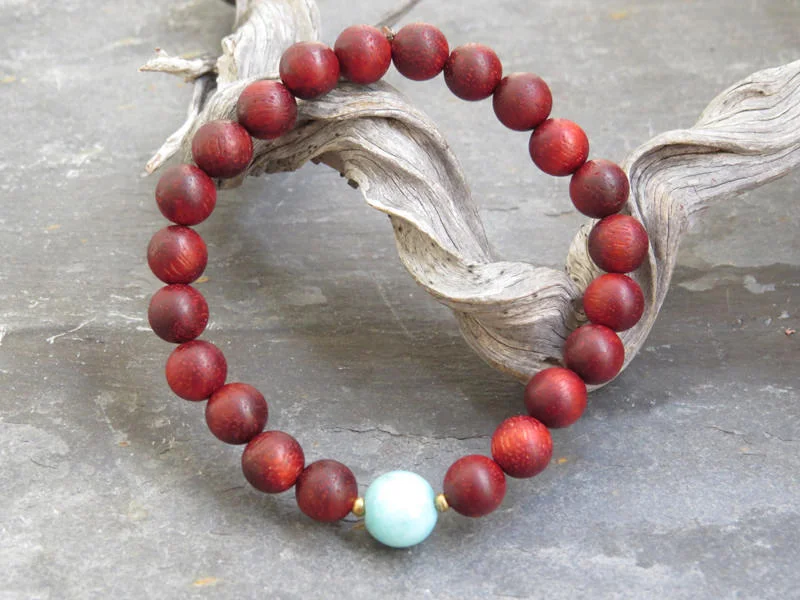 Armband aus Rosenholz mit blauem Amazonit