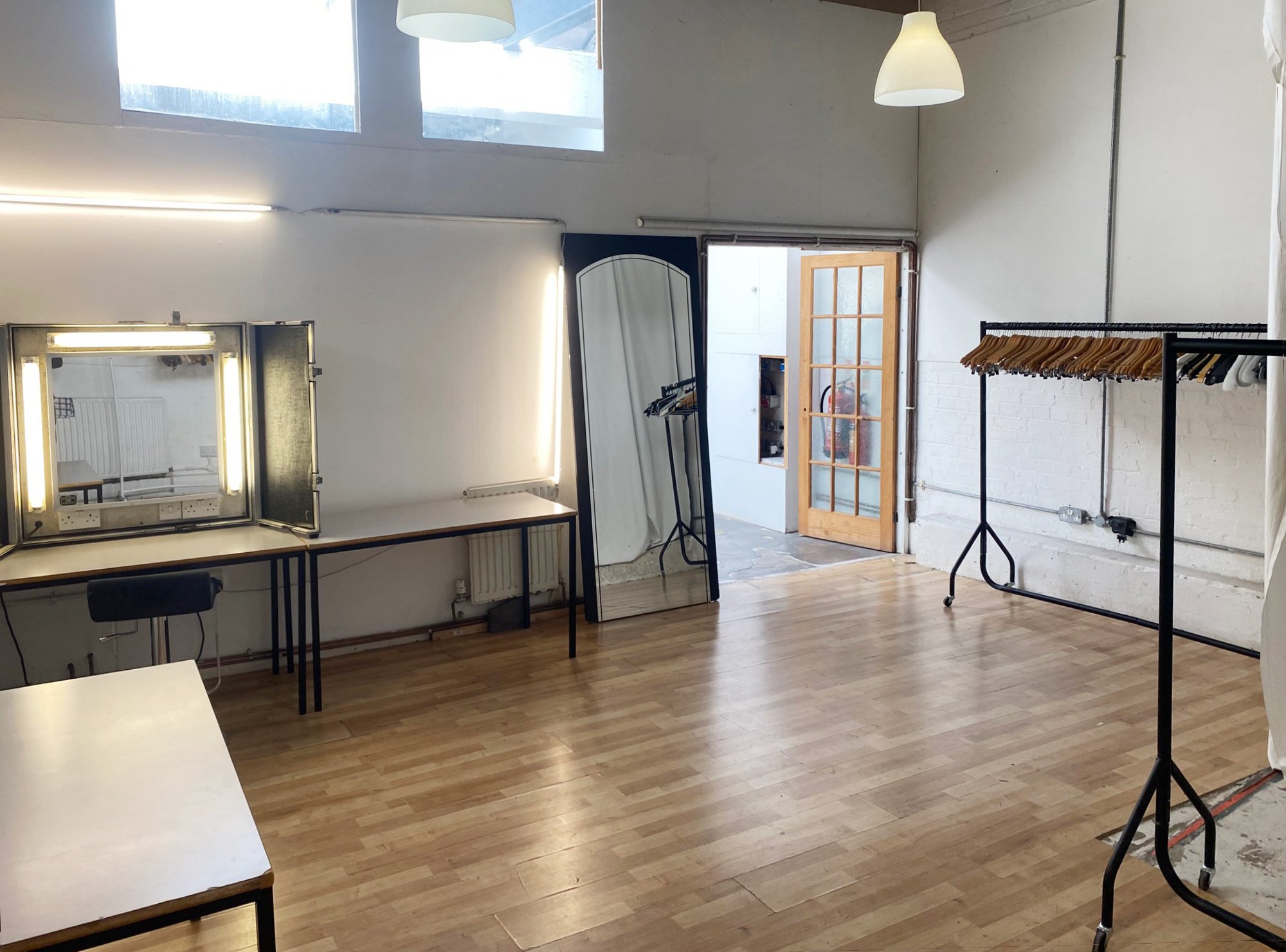 styling room 1-b.jpg