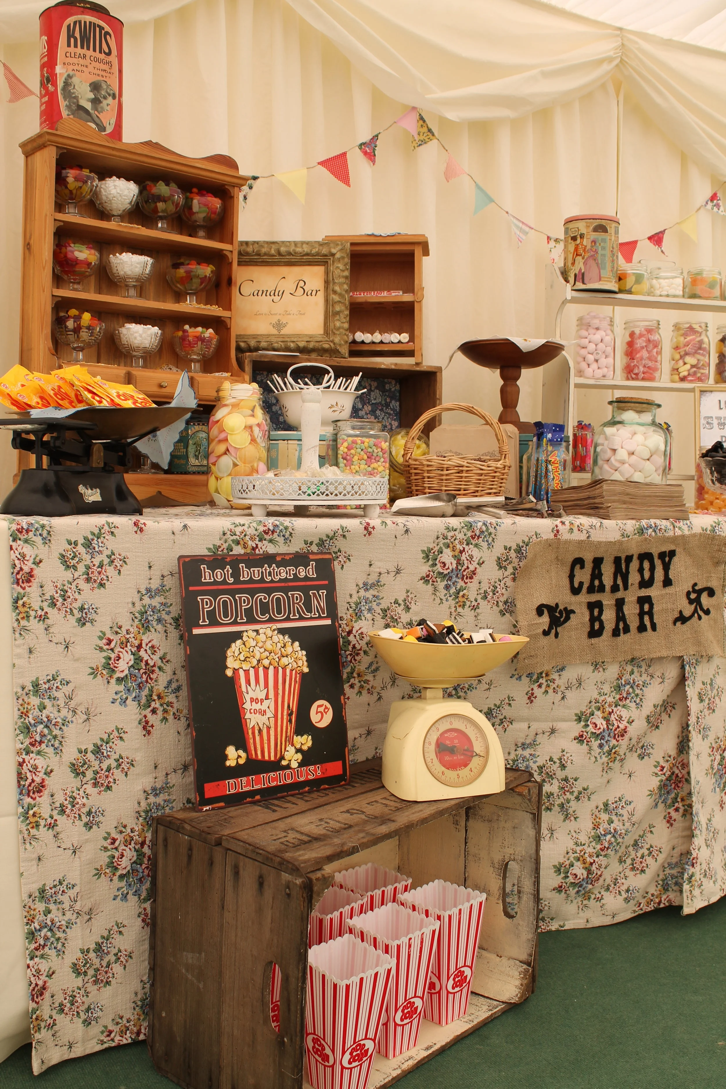 candy table 4.JPG