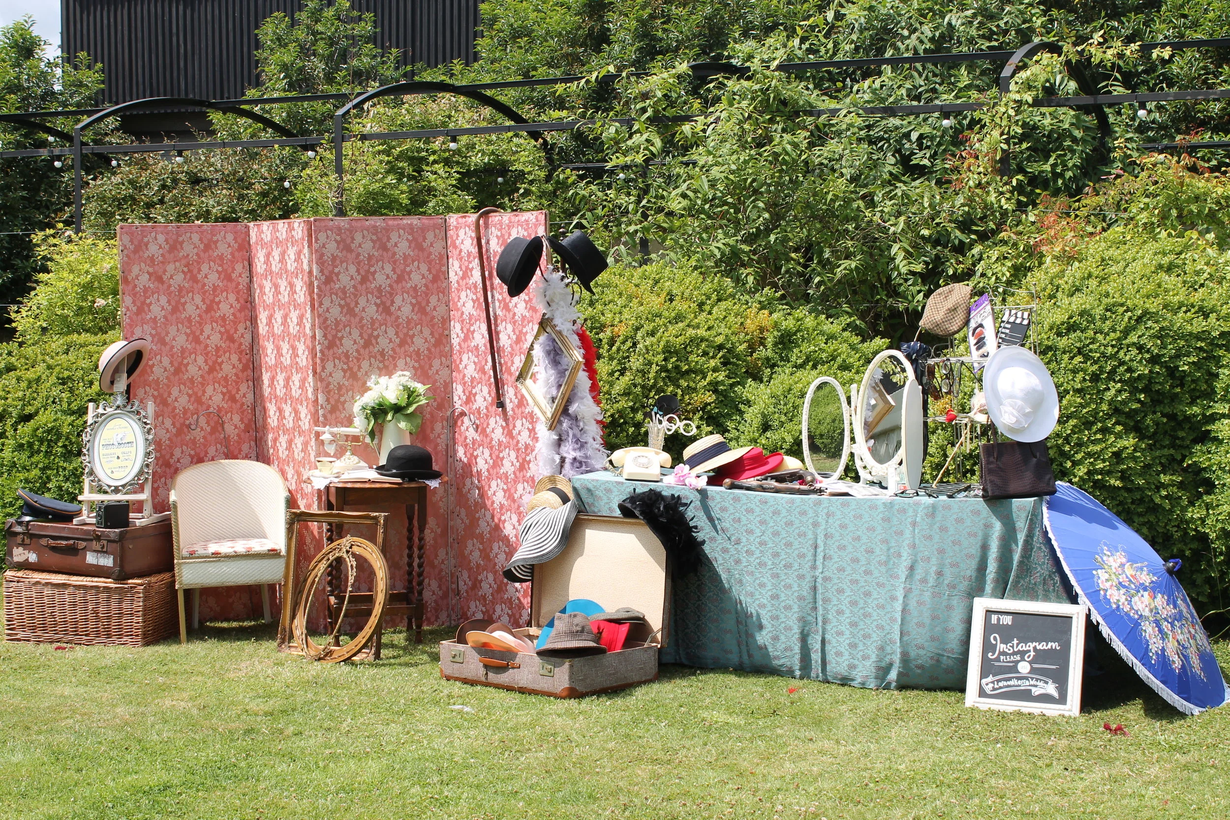 photobooth - outside.JPG